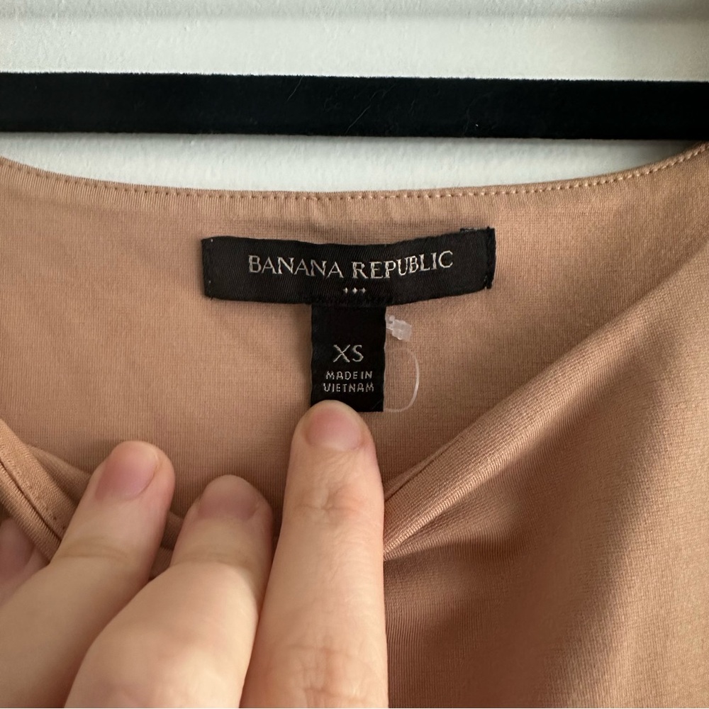 Banana Republic Tan Light Brown Nude Sleevelss Scoop Neck Bodysuit - Picture 4 of 6